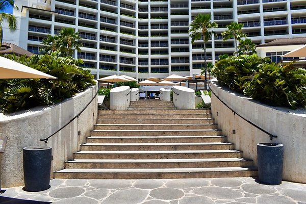 th Four Seasons Pools • 1248