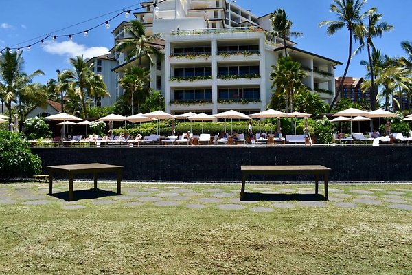 th Four Seasons Pools • 1292