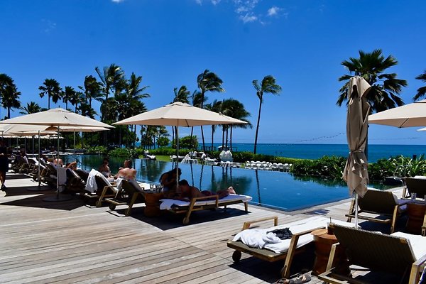 th Four Seasons Pools • 1280