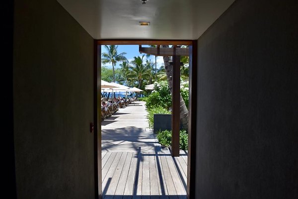 th Four Seasons Pools • 1275