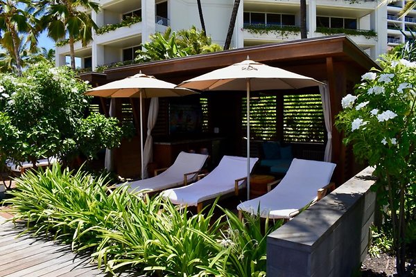 th Four Seasons Pools • 1276