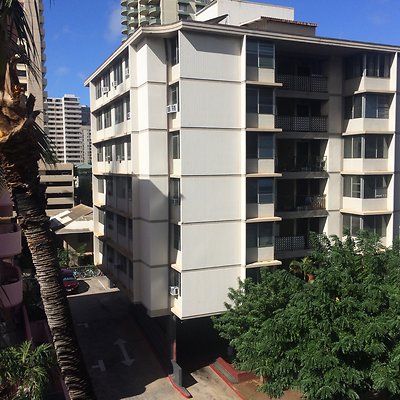 HI50 S5 4Paddles Parking Deck Mauka 12