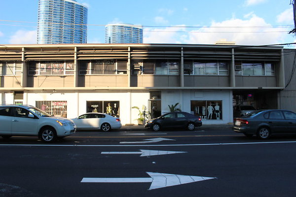 We Are Iconic- 1236 Waimanu St- Nate Clark 799.2815