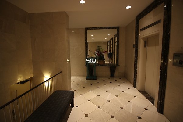 Waikiki Michels 2895 Kalakaua Phillip 526 3758