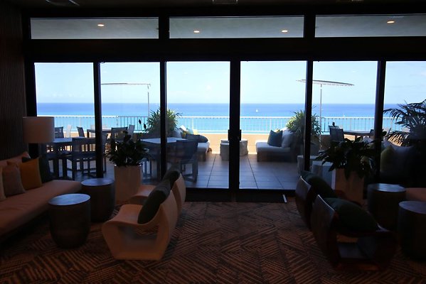 Coconut Club Lounge 21st Floot