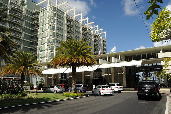 Valet Area, Plumeria Restuarant, Grounds, Waialae, Maile Ballrooms