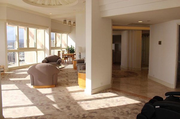 Hawaii Prince Hotel - 33rd Floor Suite - Prince Suite