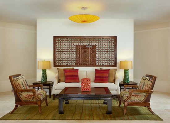 Queen Kaahumanu Suite Lounge