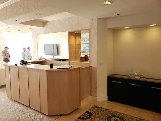 Presidential Suite &amp; Hallway