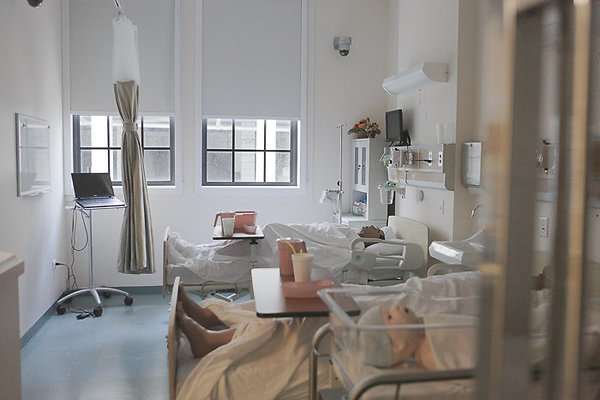 Kaimuki Chaminade NursingSchool-6