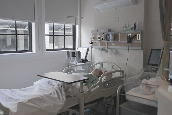 Kaimuki Chaminade NursingSchool-4