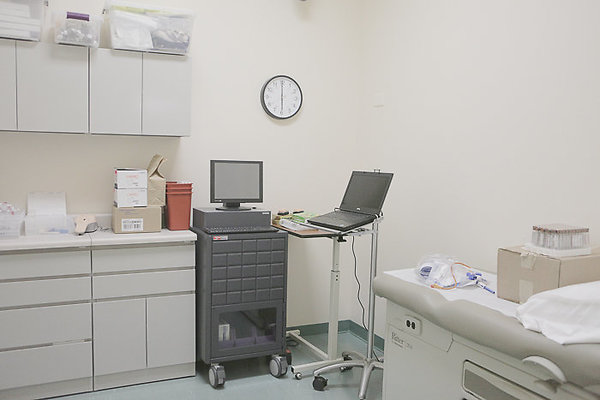 Kaimuki Chaminade NursingSchool-8