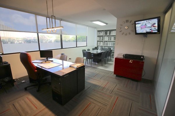 Manager&apos;s Office Brian Busboso 808.734.7083-GM