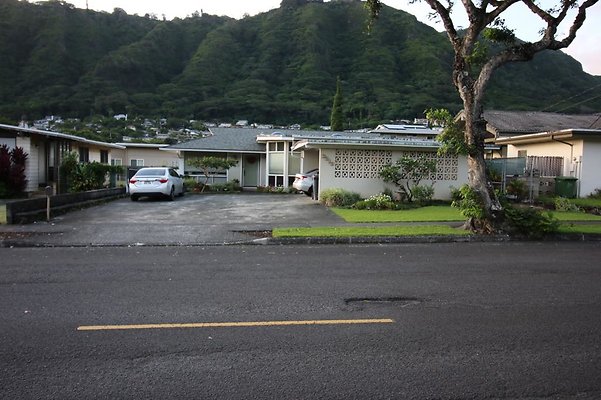 Manoa 3310 Pawaina St Dennis Kwock 808.284.3428 Manoa 3310 Pawaina St Dennis Kwock 808.284.3428