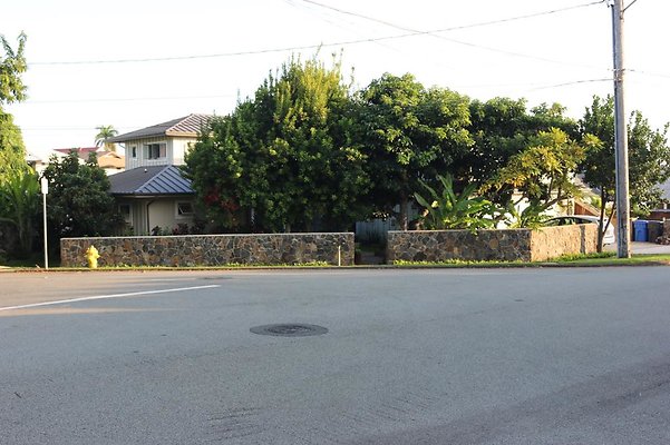 Manoa 2107 Atherton Rd Stephanie Ross 808.497.7522 Manoa 2107 Atherton Rd Stephanie Ross 808.497.7522