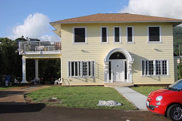 Manoa 1936 Vancouver Dr Kelsey Mutch 440.228.7425 Manoa 1936 Vancouver Dr Kelsey Mutch 440.228.7425