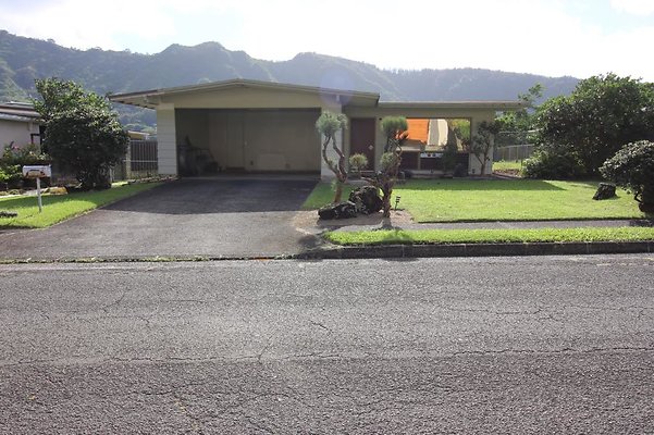 Manoa 3311 Loulu St Alex Nakasone 808.892.6885