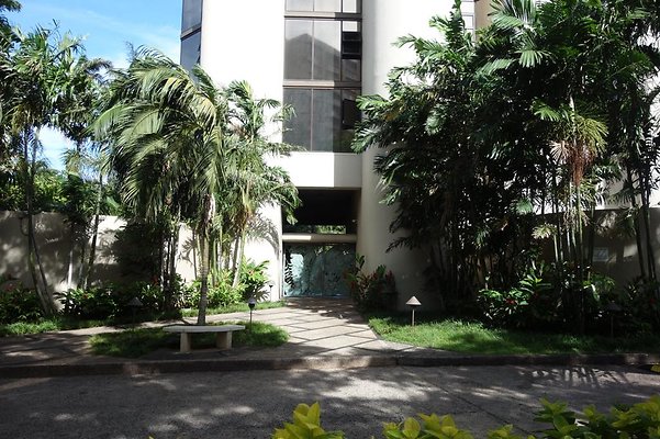 Makiki 930 Kaheka St Walter Goedicke 808.944.0155 Makiki 930 Kaheka St Walter Goedicke 808.944.0155