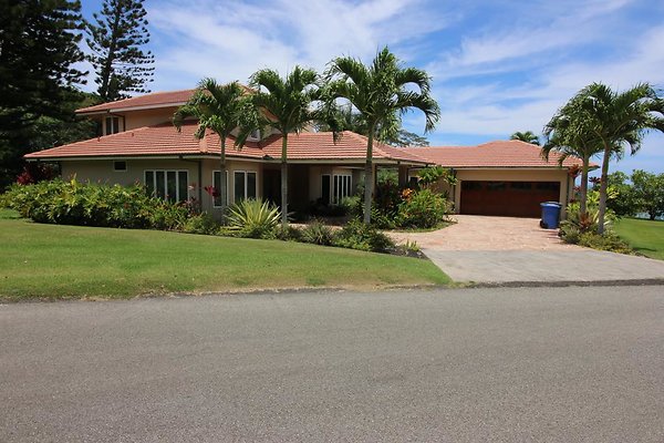 Olomana 42-125 Kooku Pl Michael Duick 808.344.5680 Olomana 42-125 Kooku Pl Michael Duick 808.344.5680