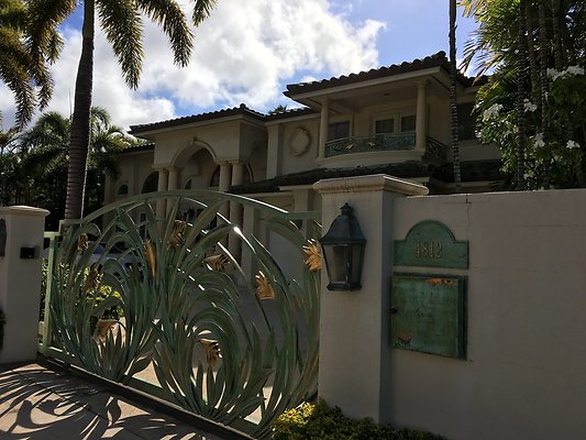 Kahala 4812 Kahala Ave NOT.INTERESTED 8.02.2016 Kahala 4812 Kahala Ave NOT.INTERESTED 8.02.2016