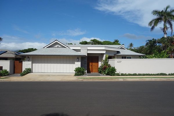 Diamond Head 4237 Papu Cir John White 808.354.7503 Diamond Head 4237 Papu Cir John White 808.354.7503