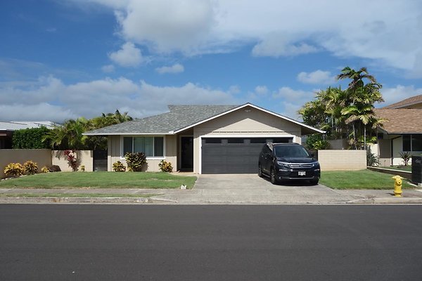 Diamond Head 4144 Papu Cir Sean Omori 808.277.9791 Diamond Head 4144 Papu Cir Sean Omori 808.277.9791