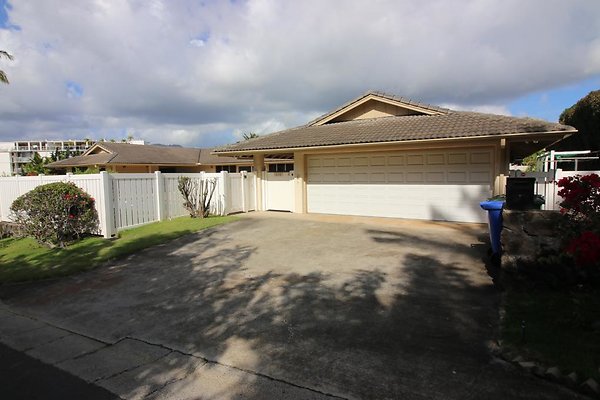 Diamond Head 3773 Diamond Head Circle Ryan Sakai 808.927.0212 Diamond Head 3773 Diamond Head Circle Ryan Sakai 808.927.0212