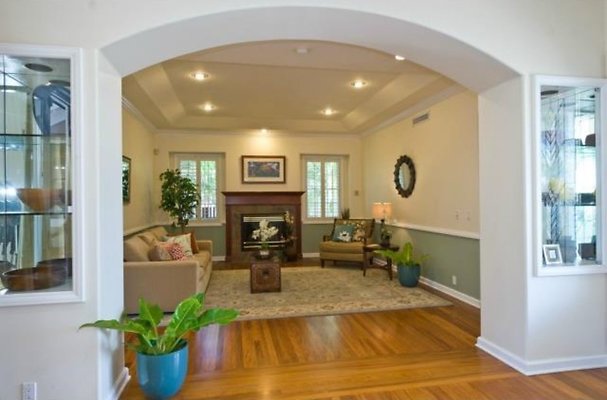 4025 Black Point Living Room