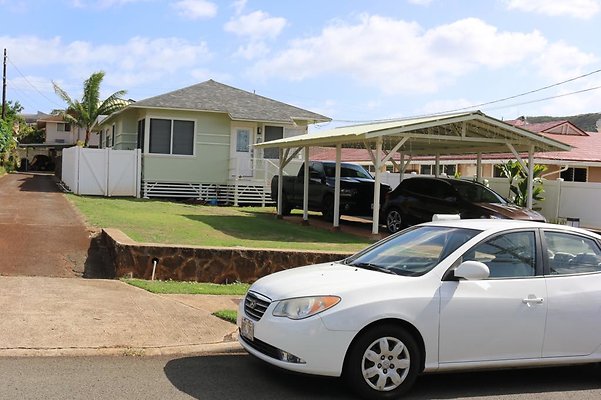 Kaimuki 627 10th Ave Bonnie Coen 808.395.5566 Kaimuki 627 10th Ave Bonnie Coen 808.395.5566