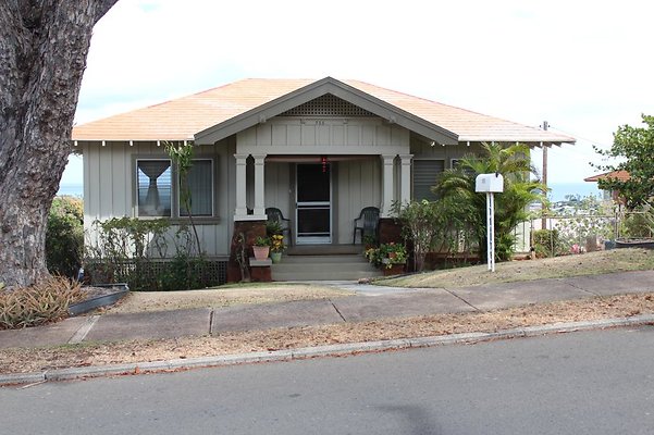 Kaimuki 755 16th Ave USED EXT Season 3 David Marti 808.368.8030 Kaimuki 755 16th Ave USED EXT Season 3 David Marti 808.368.8030