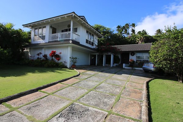 Kahala 566 Ahina St Kelly Scott 808.781.3966 Kahala 566 Ahina St Kelly Scott 808.781.3966