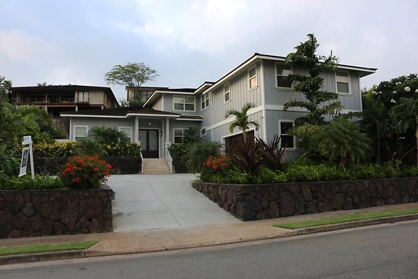 Kahala 518 Ahina St Tom Luu 808.256.6656 Kahala 518 Ahina St Tom Luu 808.256.6656