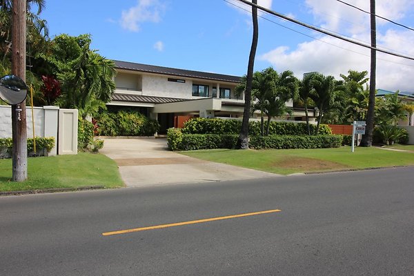 Kahala 4714 Kahala Ave Cedric Choi 808.285.2486