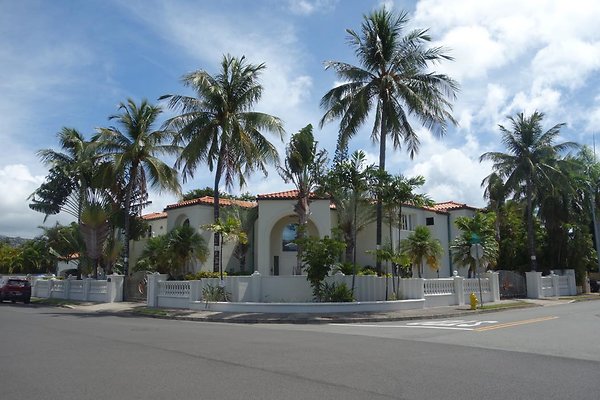 Kahala 4637 Farmers Road Jon Tasaki 808.247.2335