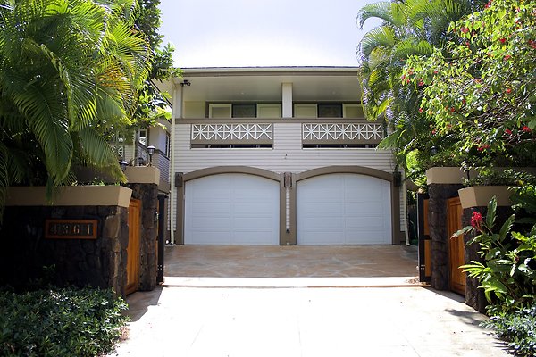 Kahala 4366 Royal Place + 4166 Kahala Ave