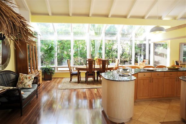 Elepaio Hale (9) Elepaio Hale (9)