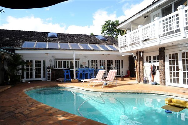 Elepaio Hale (2) Elepaio Hale (2)