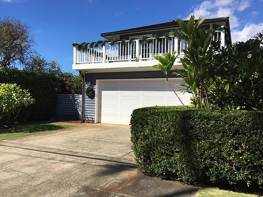 Kahala 4556 Aukai Ave Leilani Maguire 808.224.8552 Kahala 4556 Aukai Ave Leilani Maguire 808.224.8552