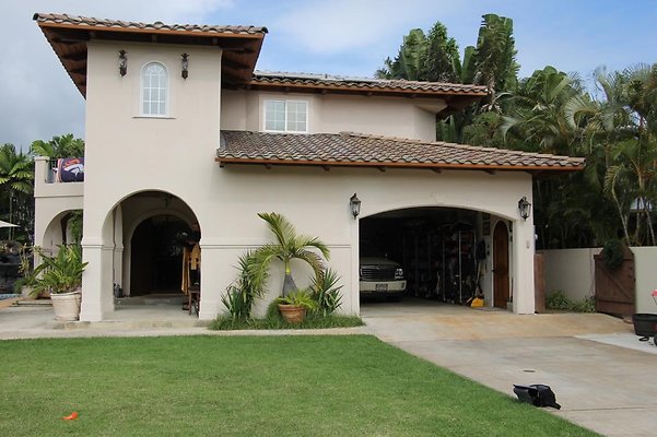 Kahala 917 Pueo St Edie &amp; Bryant LaPorte 808.225.2017