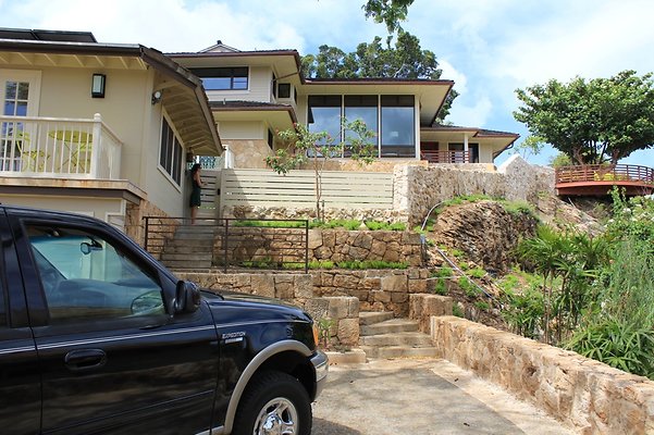 Kahala 4315 Panini Loop Tara Young