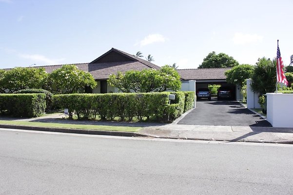 Kahala 608 Kuana St Dottie.Frisbee 808.554.9306 Kahala 608 Kuana St Dottie.Frisbee 808.554.9306