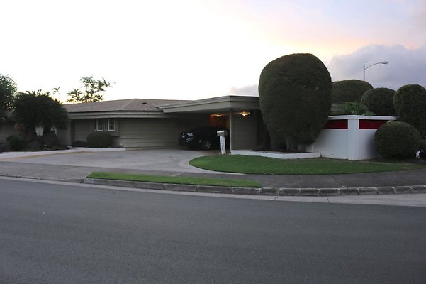 Kahala 1088 Waiholo Dr Joel Kobayashi 808.538.9681