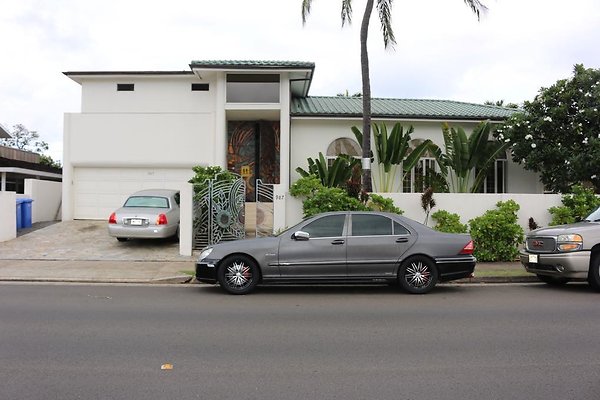 Kahala 987 Hunakai St Amber.Ricci 808.255.9839