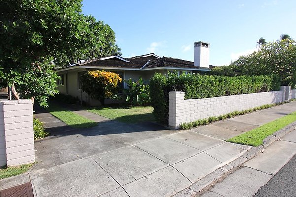 Kahala 915 Makaiwa St Melissa Blake 808.457.0880