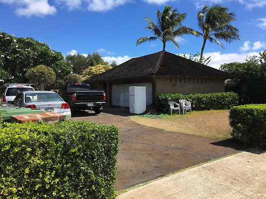 Kahala UNAPPROVED 633 Hakaka St NO.Contact.Yet Left Tag