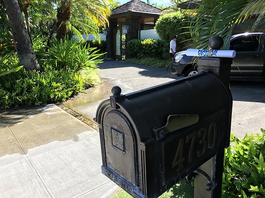 Kahala UNAPPROVED 4730 Kahala Ave Left.Letter.on.Door 8.02.2016