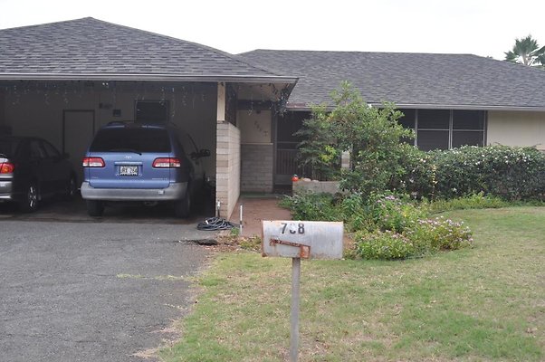 Kahala 738 Honua St
