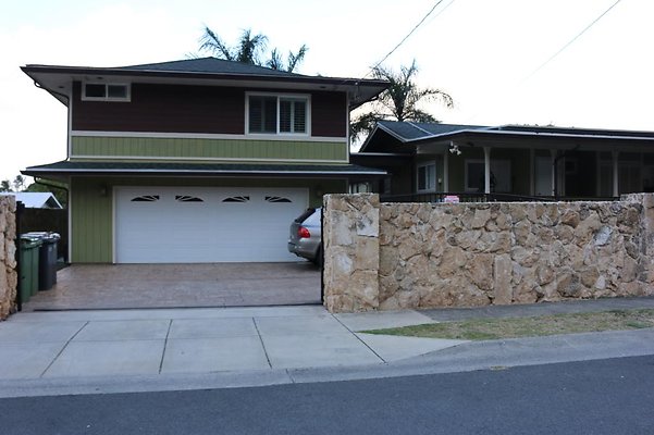 Waimanalo 41-750 Ala Koa St Ozzy Naweli 808.368.1789