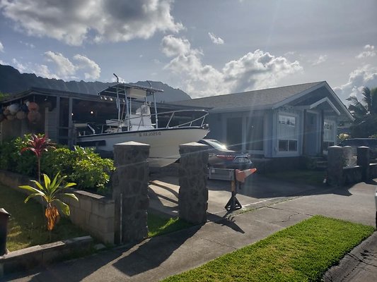 Waimanalo 41-820 Ala Koa St : Kirk Kamanu 808-349-3331