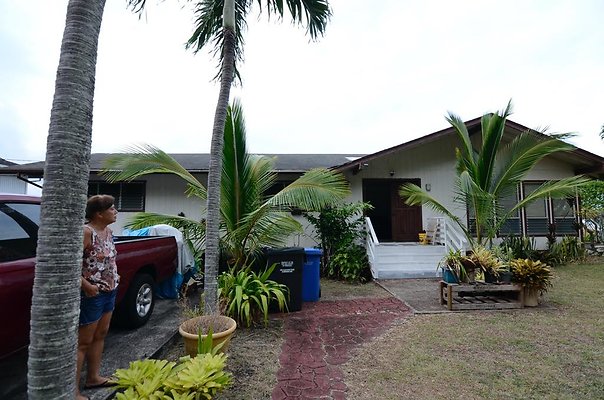 Waimanalo 41-229 Kalau St Molly Malabey 808.699.8979 Waimanalo 41-229 Kalau St Molly Malabey 808.699.8979